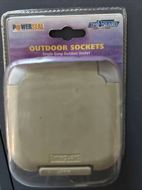 Powerseal Ip55 New Single Gang Weatherproof Outdoor Socket Bs 13 Amp Plugs