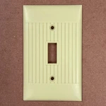 Vtg Mcdonald Mfg Sierra D1 Ribbed Ivory Bakelite Toggle Switch Cover Plate. Fixed Price $6.99.