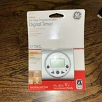 New Sealed Ge 15430 Plug-in Indoor 24-HOUR Programmable Digital Timer. Fixed Price $8.99.