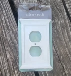 Allen + Roth Capitol White Plastic Single Duplex Wall Plate Model 0325975. Fixed Price $10.97.
