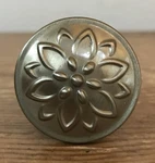 Set Lot Brainerd Champagne Bronze Floral Drawer Knobs Pulls P32415W-CZ-A. Fixed Price $19.99.