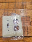 4PK Mulberry Ivory Wrinkle 2G Painted Metalswitchreceptacle Maxi WALLPLATE79532. Fixed Price $5.00.