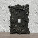 Vintage 1967 Amer. Tack & Hdwe. Switch Plate Cover Roses, Ornate, 60T. Fixed Price $7.59.